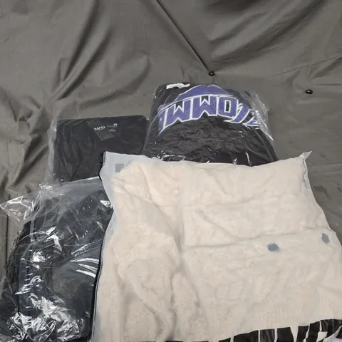 LARGE BOX OF APPROXIMATELY 20 ASSORTED CLOTHING ITEMS IN VARIOUS SIZES, STYLES AND COLOUR