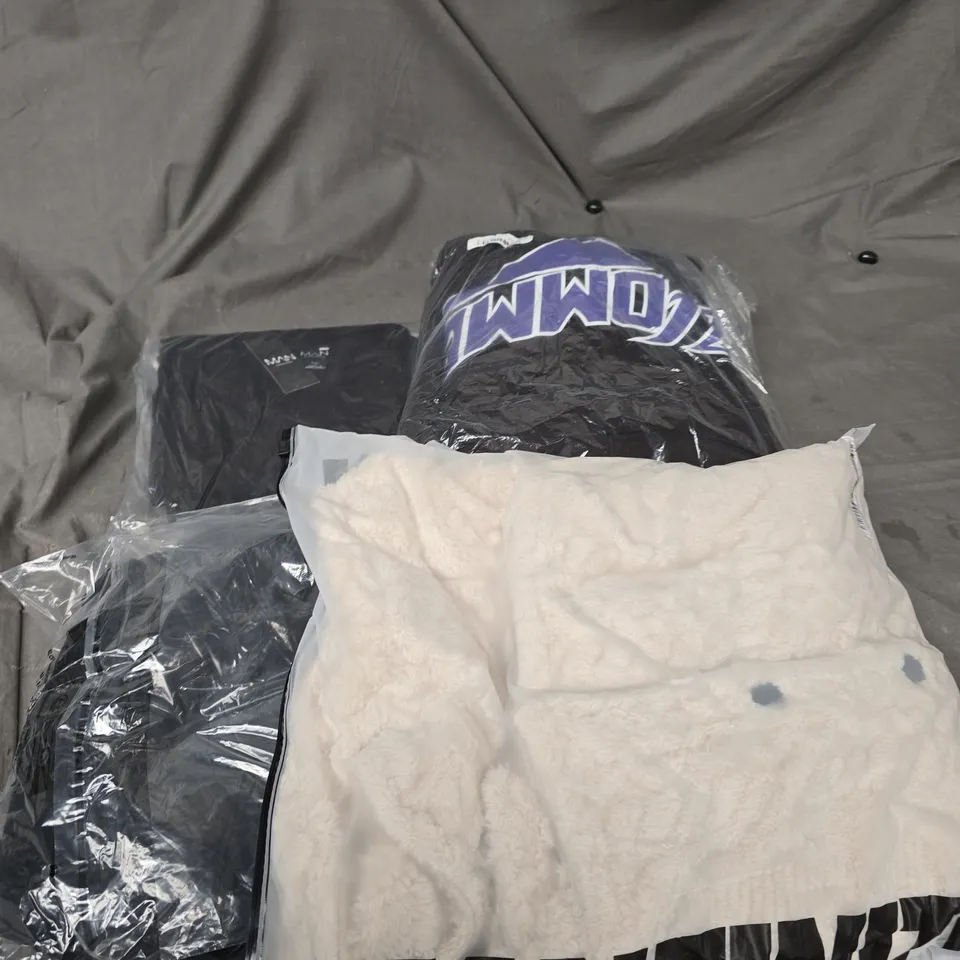 LARGE BOX OF APPROXIMATELY 20 ASSORTED CLOTHING ITEMS IN VARIOUS SIZES, STYLES AND COLOUR 