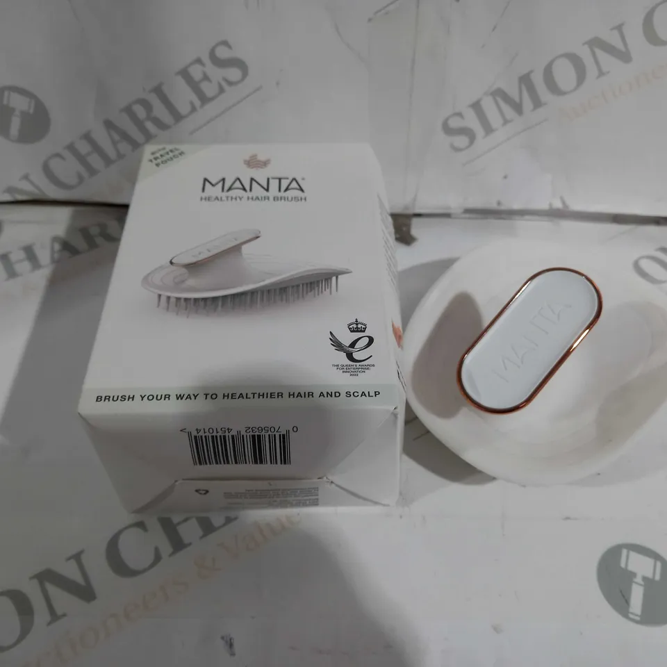 BOXED MANTA HEALTHY HAIR BRUSH IN WHITE