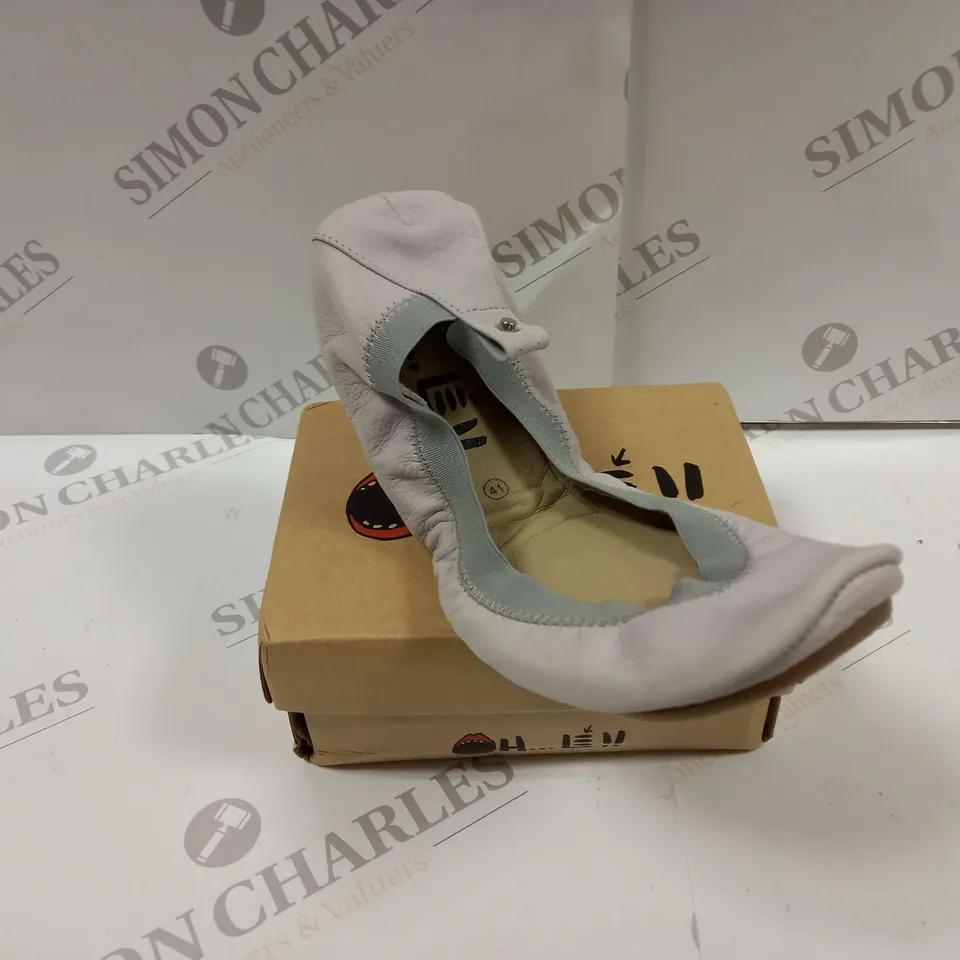 BOXED PAIR OF OH LE DESIGN FOLDING BALLET FLATS UK SIZE 7 