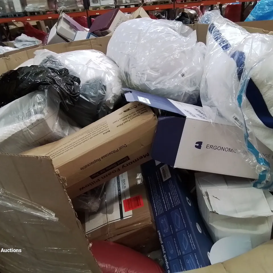 PALLET OF ASSORTED BEDROOM AND COMFORT BASED PRODUCTS TO INCLUDE; PILLOWS, SUPPORT SEAT CUSHIONS AND SIMILARLY RELATED GOODS