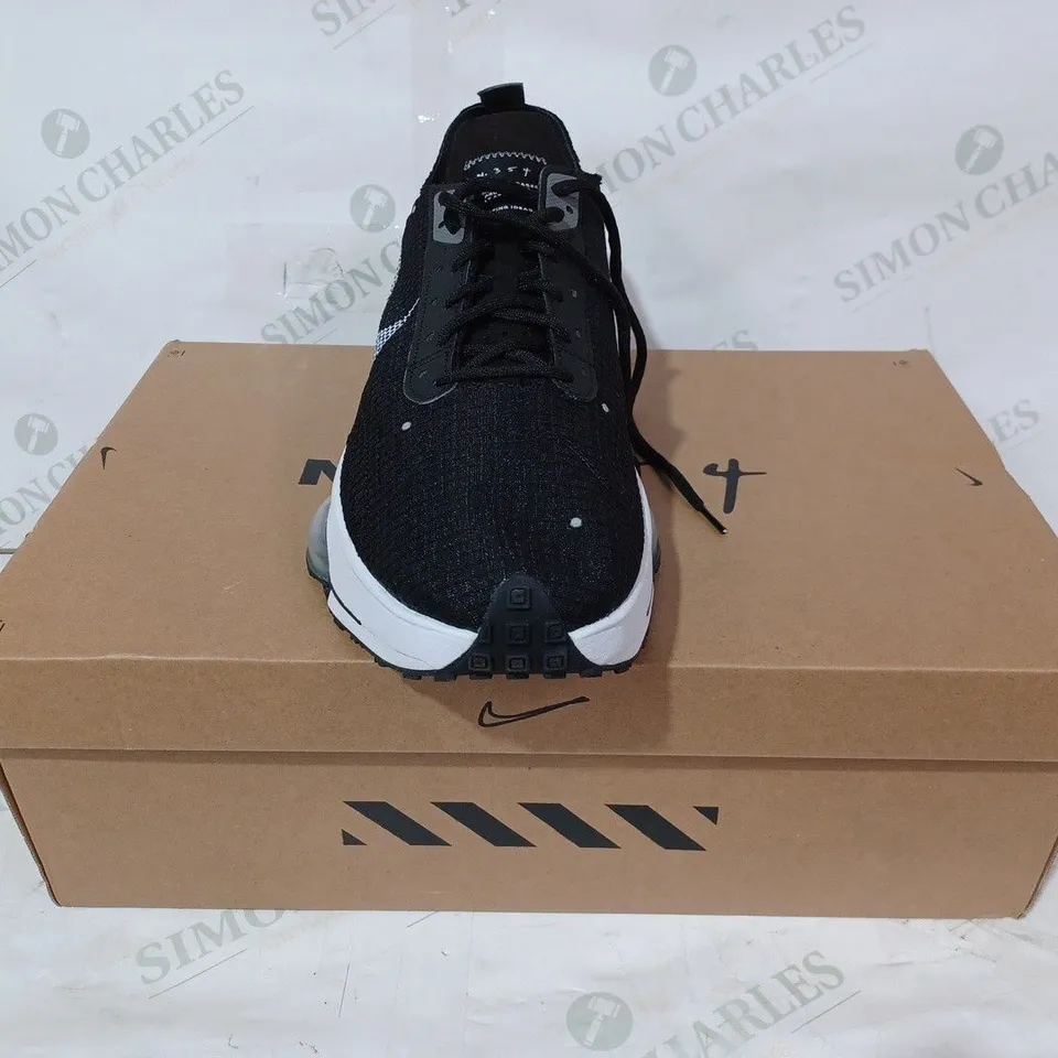 BOXED PAIR OF NIKE N.354 TRAINERS IN BLACK/WHITE/GREY UK SIZE 10