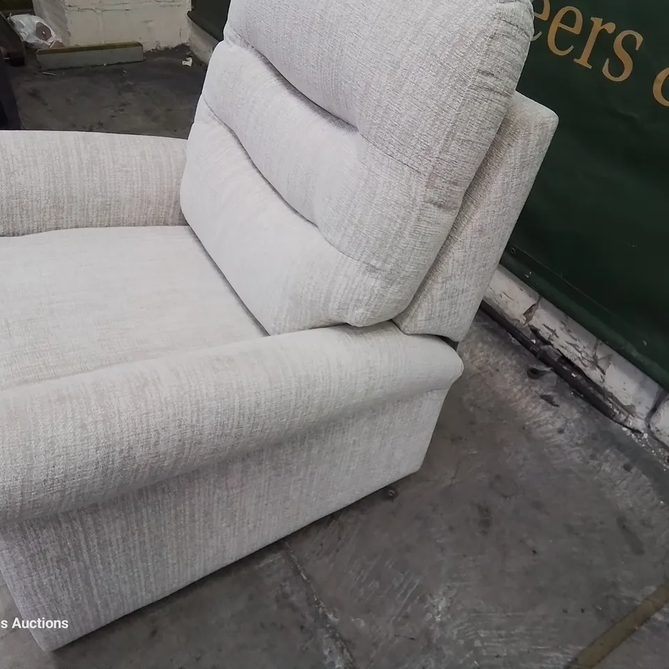 QUALITY BRITISH DESIGNER & MANUFACTURED G PLAN HOLMES POWER RECLINING EASY CHAIR COPPICE DOVE FABRIC 