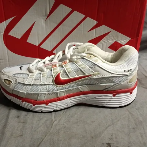 NIKE P-6000 RUNNING SHOES – WHITE/METALLIC SILVER/RED, UK 4.5