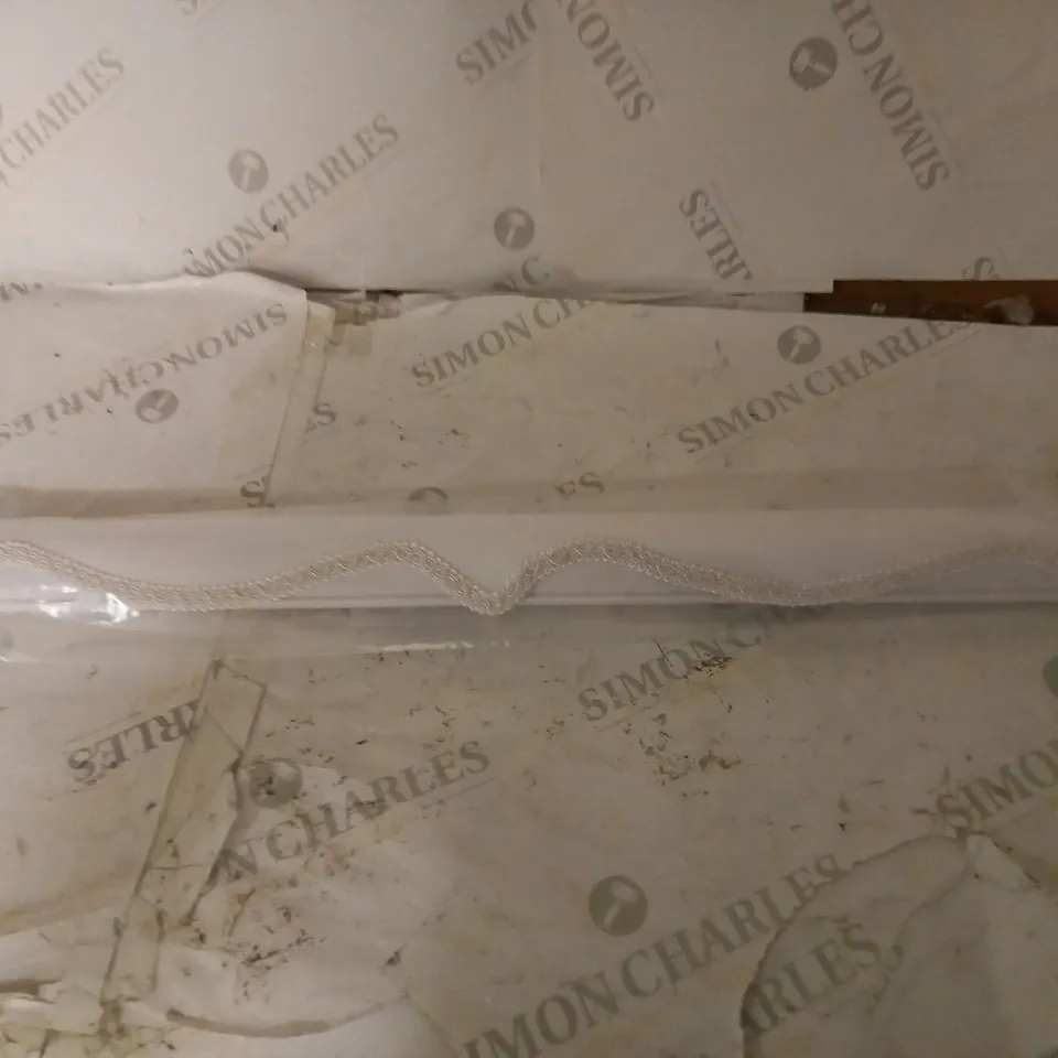 PLAIN SCALLOPED ROLLER BLINDS 60X160  RRP £10
