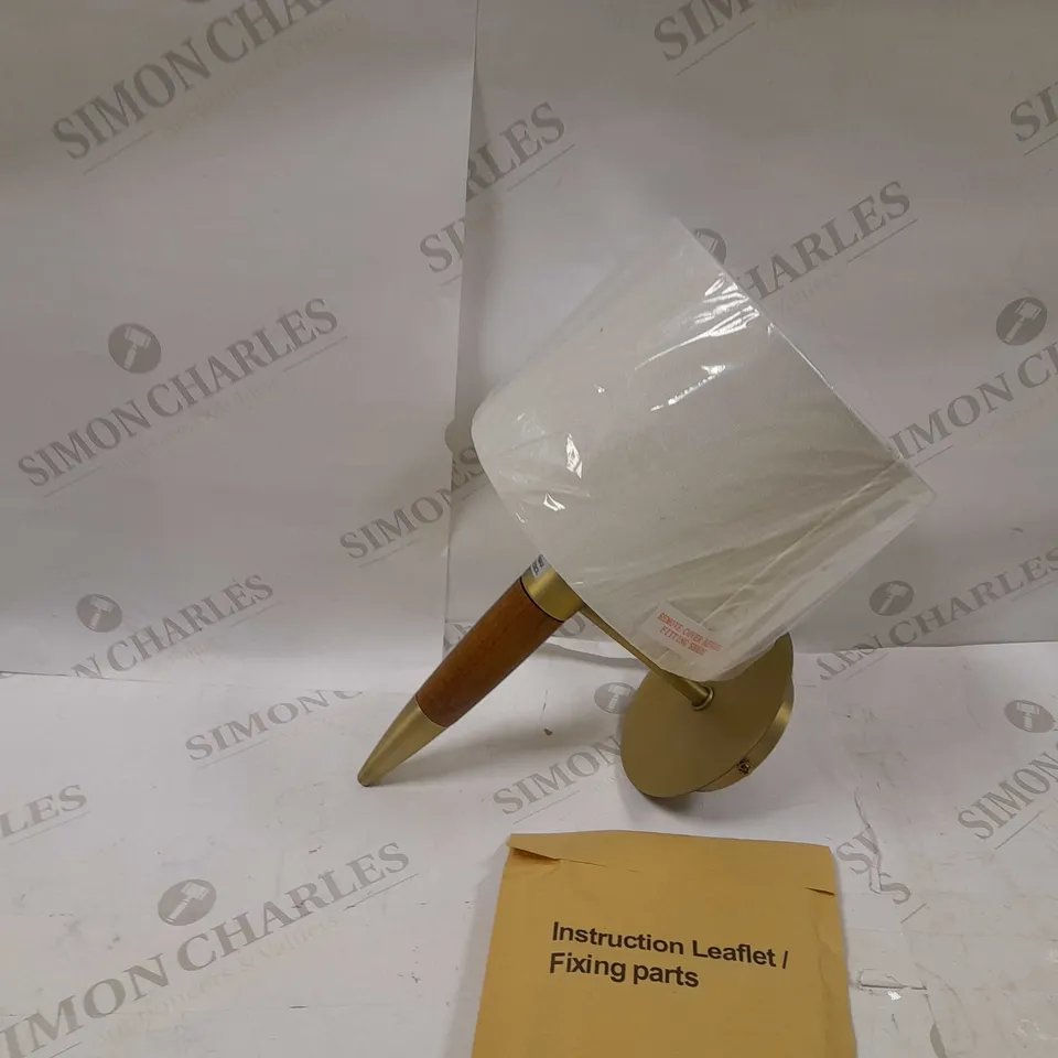 SPINDLE SINGLE ARM WALL LIGHT