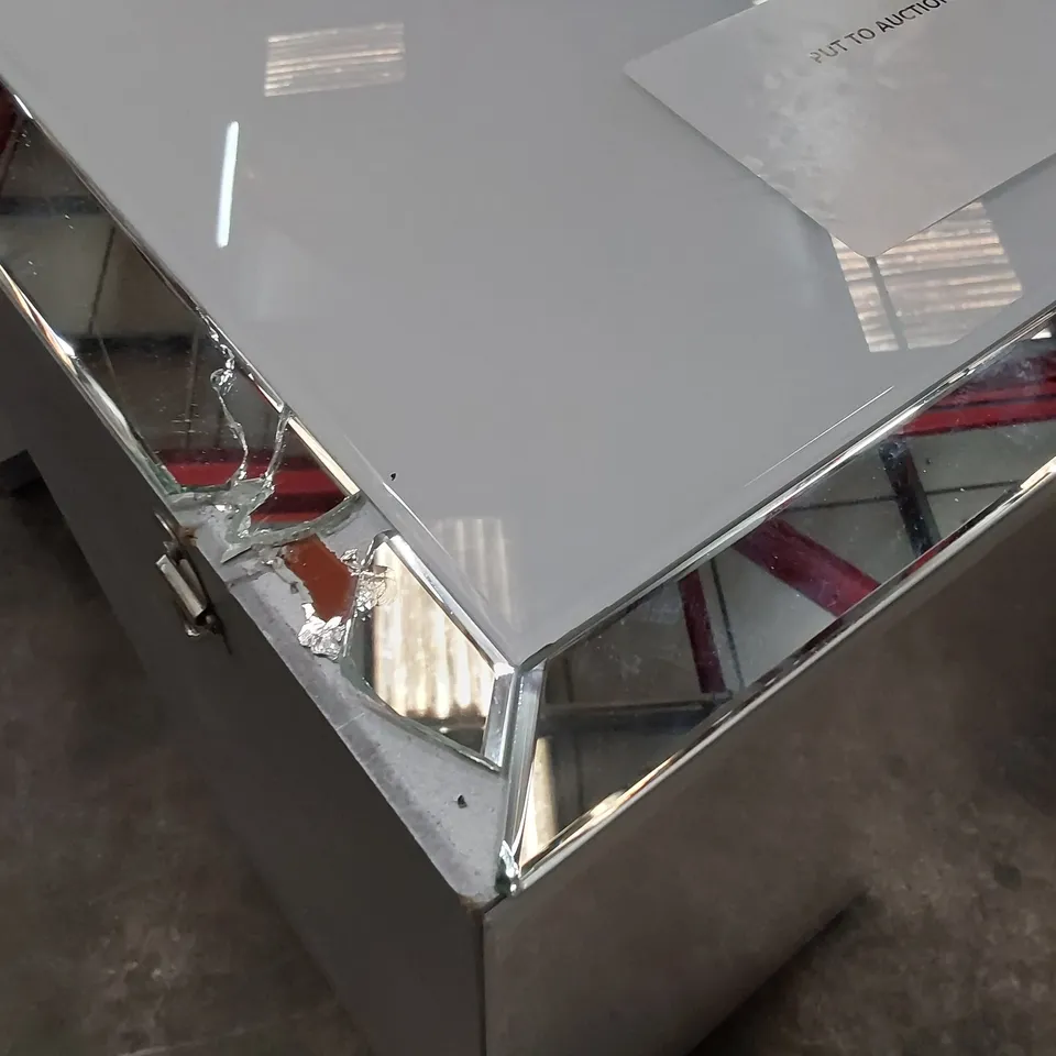 DESIGNER PEDESTAL DRESSING TABLE MIRROR/WHITE GLASS