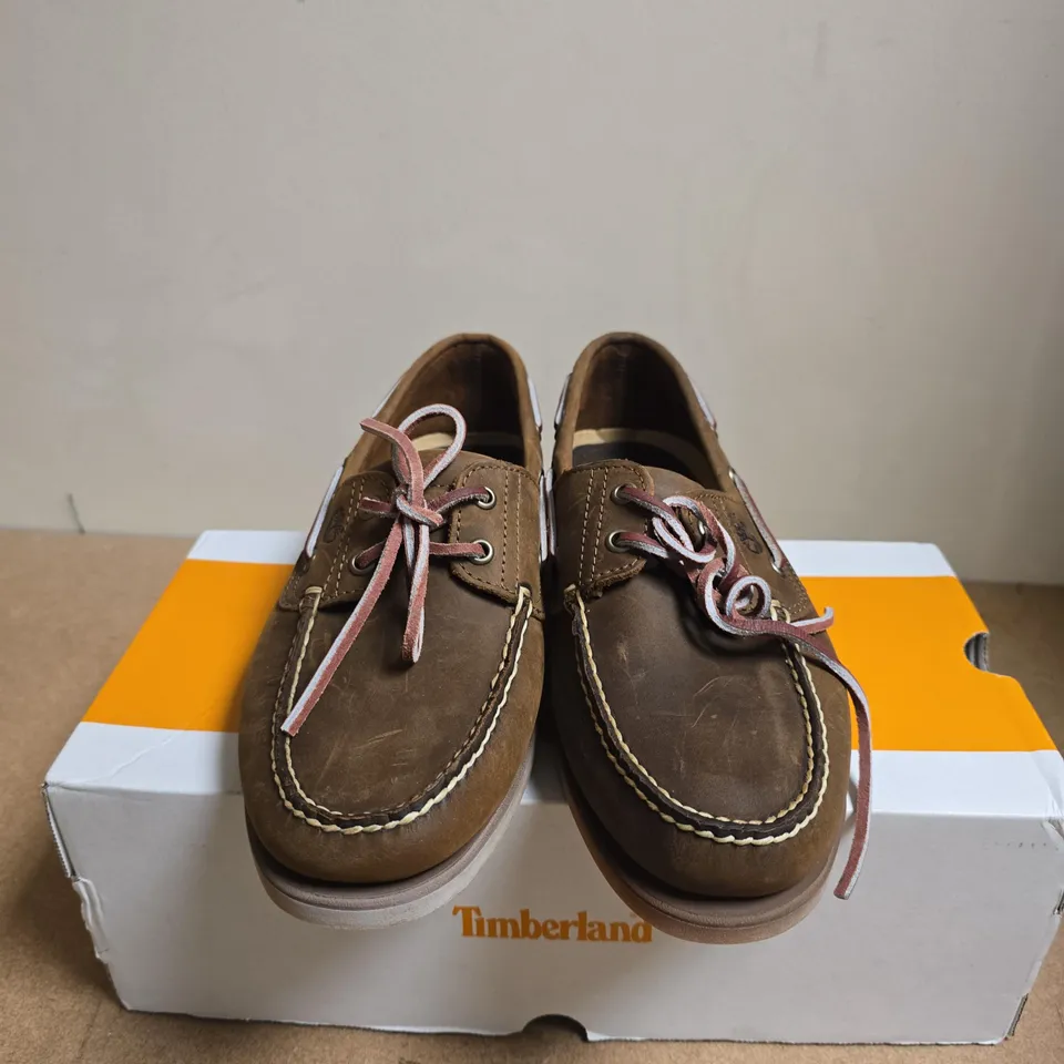BOXED PAIR OF TIMBERLAND CLASSIC BOAT BOAT SHOE BROWN – UK SIZE 9