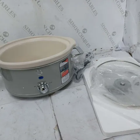 BOXED SWAN RETRO 0.5 LITRE GREY SLOW COOKER 