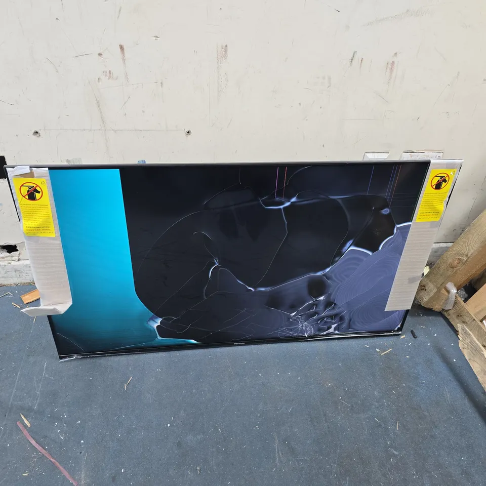 HISENSE 50" LED BACKLIGHT TV – MODEL R50A2700GUK-DAMAGED SCREEN-POWERS ON 