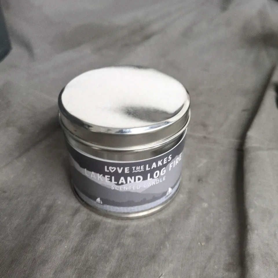 TOTE OF APPROXIMATELY 13 ASSORTED ITEMS TO INCLUDE: LOVE THE LAKES CANDLE