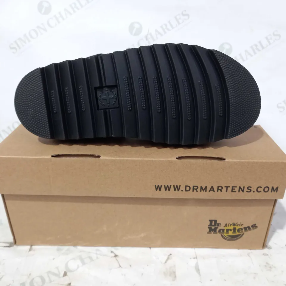 BOXED PAIR OF DR MARTENS VOSS II SANDALS IN BLACK UK SIZE 4