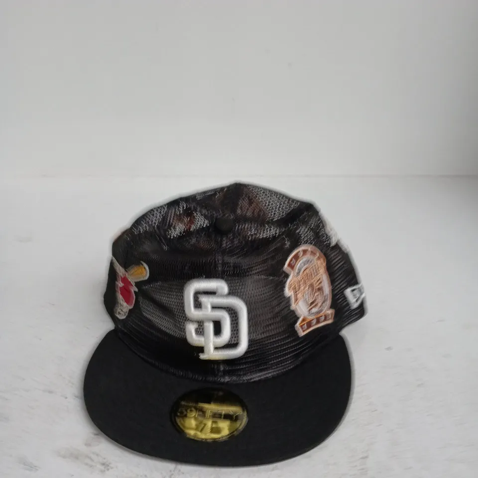 SAN DIEGO PADRES BLACK BASEBALL CAP WITH WHITE 'SD' LOGO