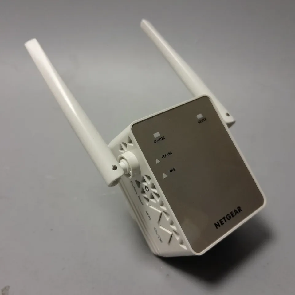 BOXED NETGEAR WIFI RANGE EXTENDER ESSENTIALS RANGE EXTENDER