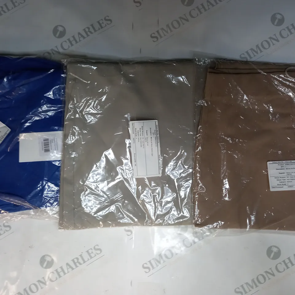 APPROXIMATELY 10 ASSORTED CLOTHING ITEMS IN VARIOUS STYLES AND SIZES TO INCLUDE MAISON, EMELIA, ETC