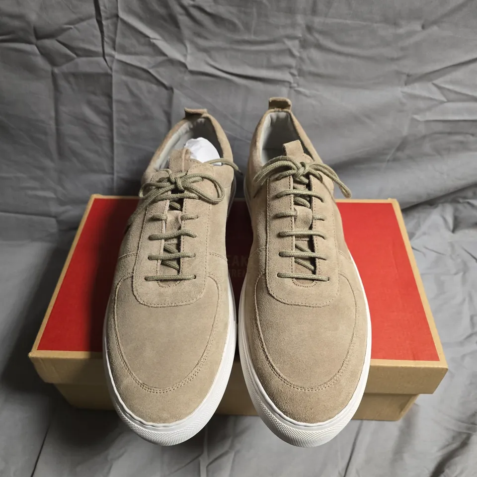 BOXED PAIR OF GREENSON SNEAKER 22- UK SIZE 10
