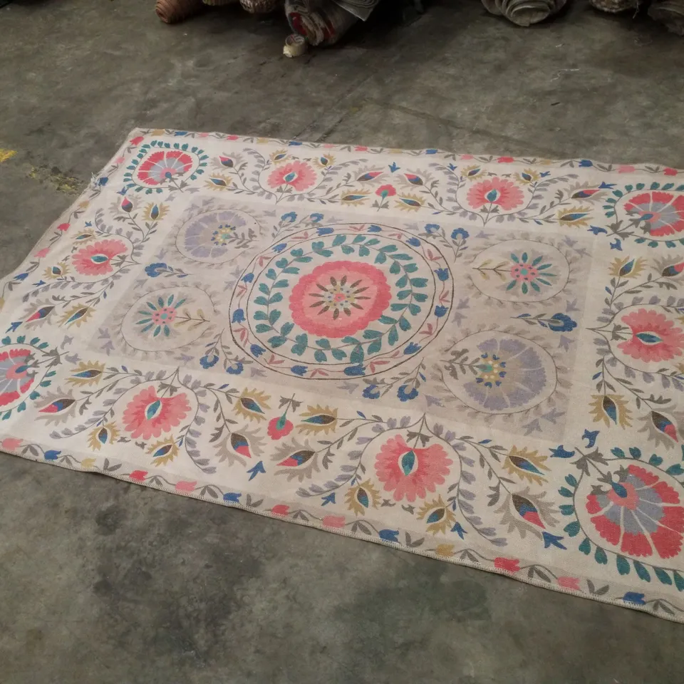 QUALITY DESIGNER AREA RUG - APPROXIMATELY 150×220CM