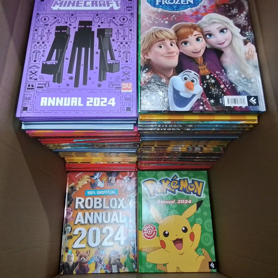 LOT OF ASSORTED 2024 ANNUALS TO INCLUDE POKEMON, ROBLOX, MINECRAFT AND FROZEN