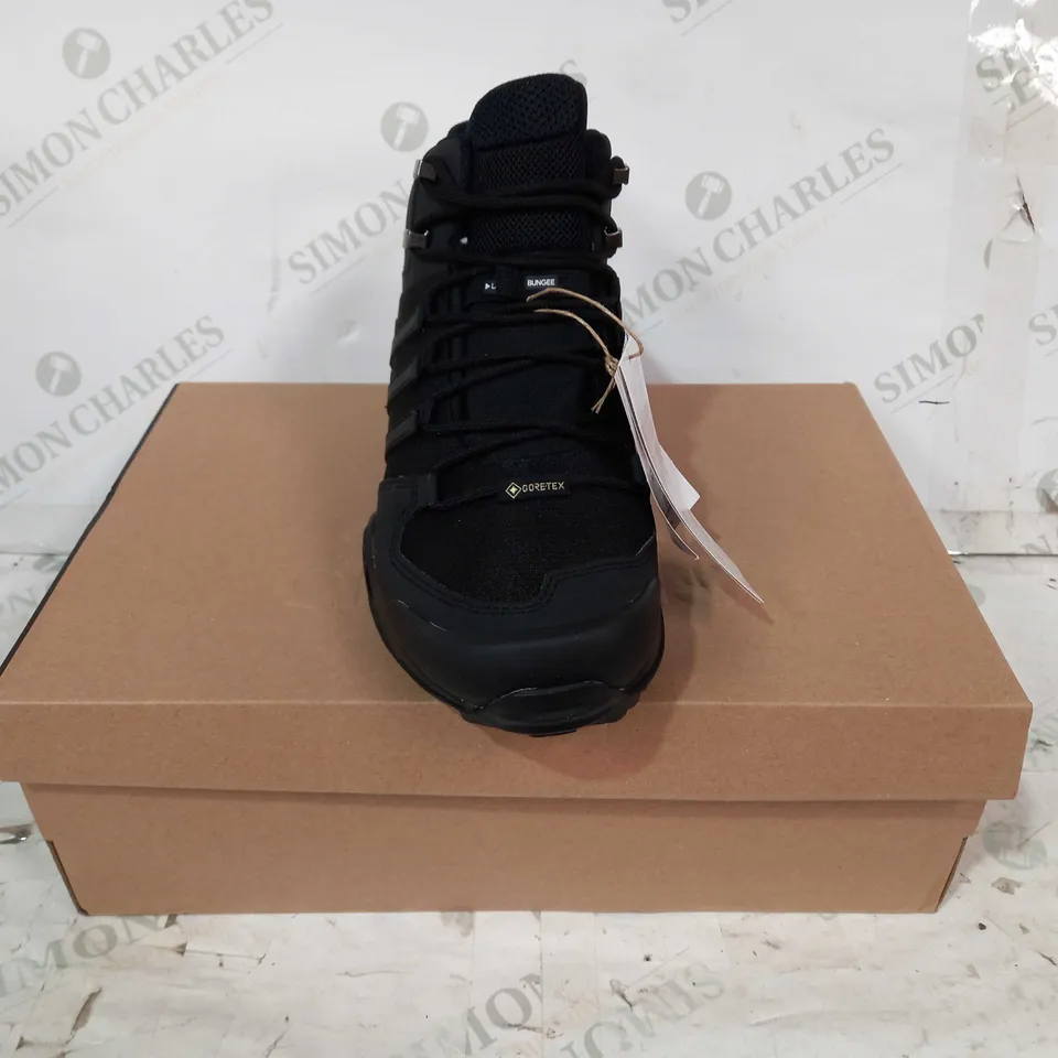 BOXED PAIR OF ADIDAS TERREX SWIFT R2 MID GTX SHOES IN BLACK UK SIZE 7