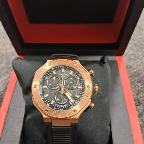 TISSOT CHRONOGRAPH WATCH – ROSE GOLD-TONE CASE, BLACK DIAL, RUBBER STRAP (BOXED)