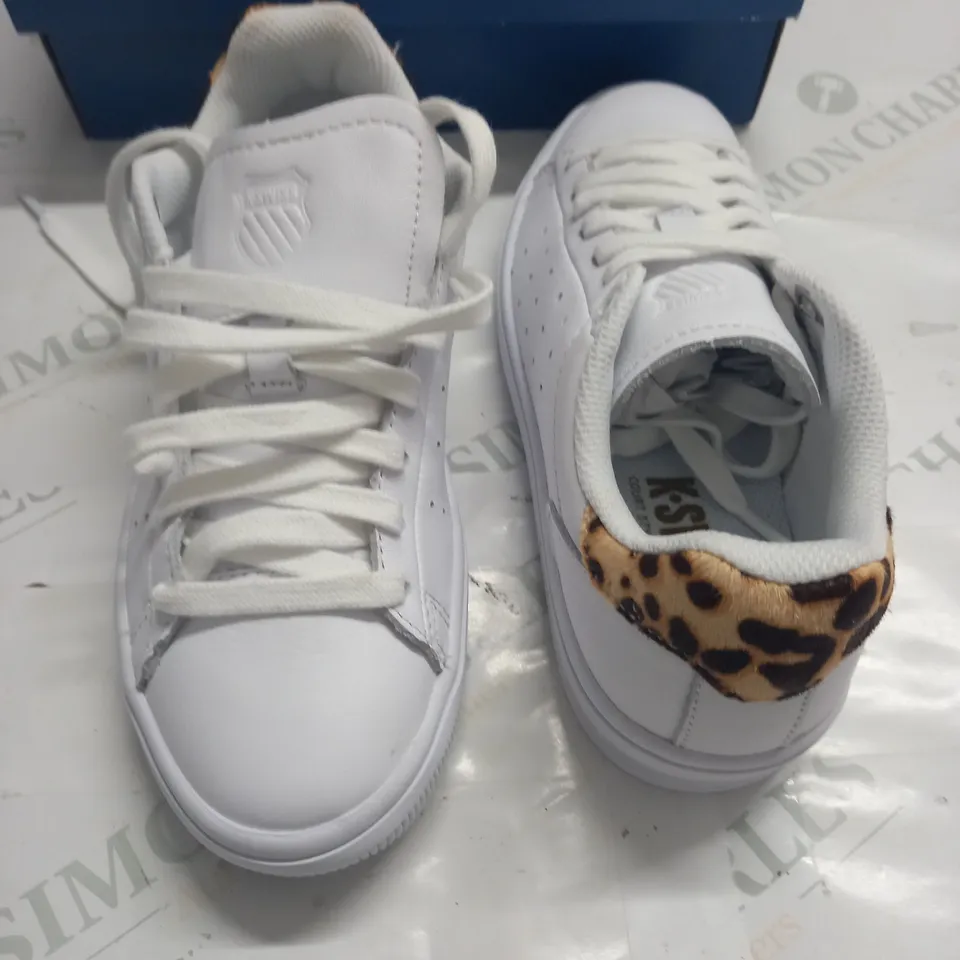 BOXED PAIR OF K-SWISS OF COURT FRASCO 2 TRAINERS IN WHITE - UK 4