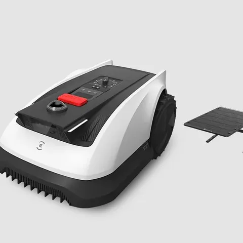 BOXED GOAT O500 PANORAMA ROBOTIC LAWN MOWER