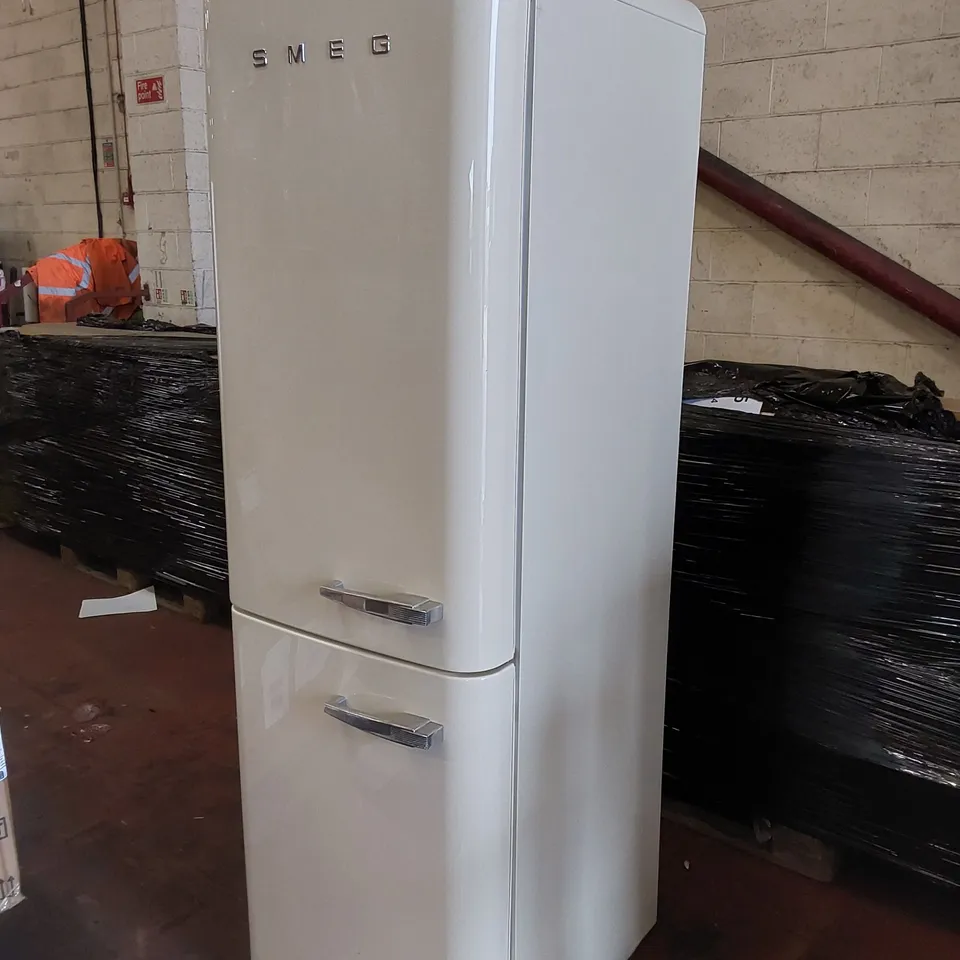 SMEG FAB50RCR5 80cm FRIDGE FREEZER - CREAM