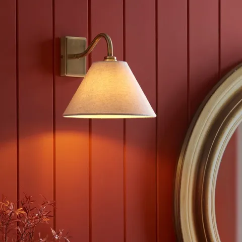 BOXED ENDON 116911 KNOLE WALL LIGHT IN ANTIQUE BRASS FINISH WITH NATURAL LINEN SHADE
