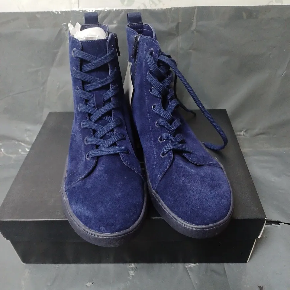 NATURALIZER SUEDE ANKLE BOOTS BLUE SIZE 6