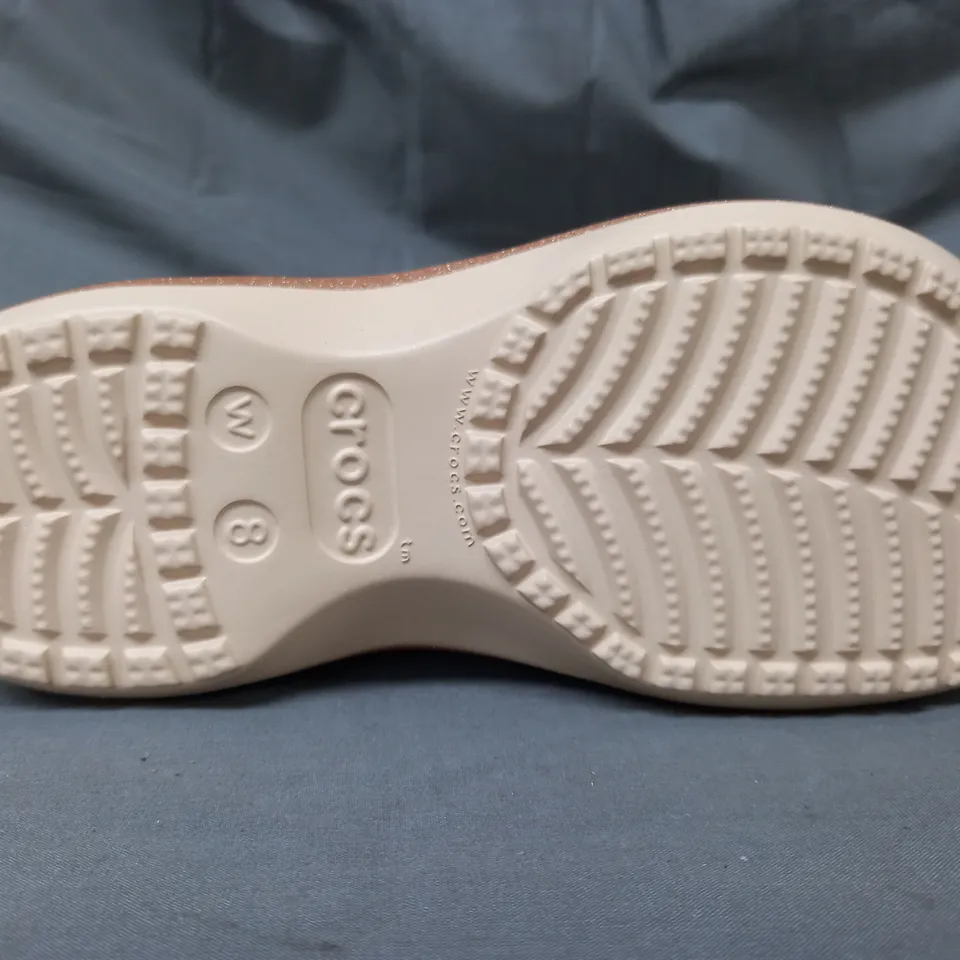 PAIR OF CROCS CLASSIC PLATFORM CLOGS IN METALLIC BRONZE W. GLITTER EFFECT UK SIZE 6