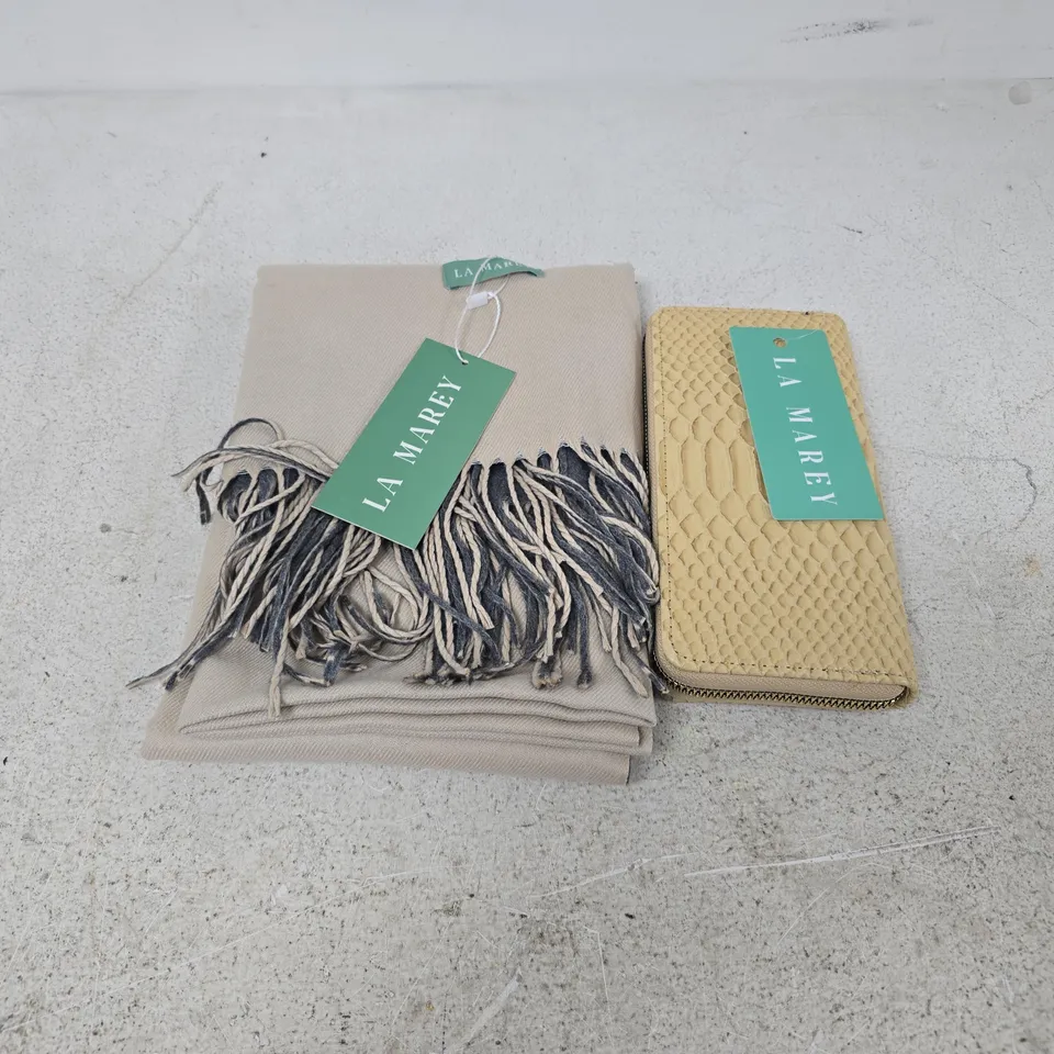 BOXED LA MAREY CROC EMBOSSED WALLET WITH RFID WALL AND MATCHING SCARF