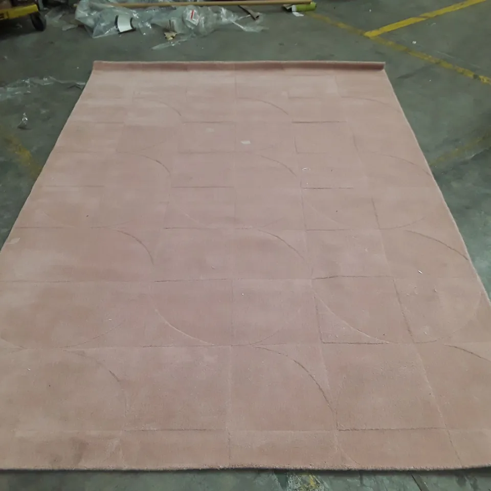 QUALITY DESIGNER AREA RUG 287X200CM APPROXIMATELY