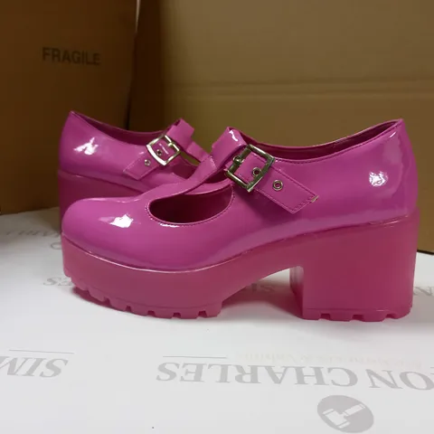 KOI VIBRANT HOT PINK PLATFORM VEGAN SHOES - SIZE 7