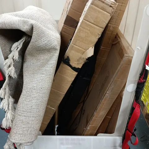 APPROXIMATELY 6 ASSORTED DAMAGED ITEMS TO INCLUDE MIRROR, TVS, RUG, ETC - COLLECTION ONLY