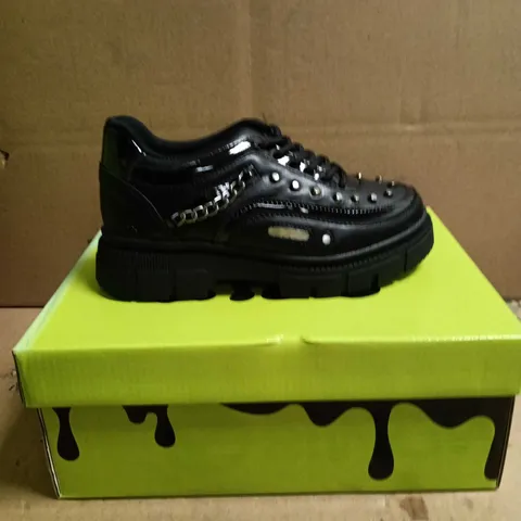 KOI KIDZ LIL BANE OF EXILE TRAINERS BLACK SIZE 12