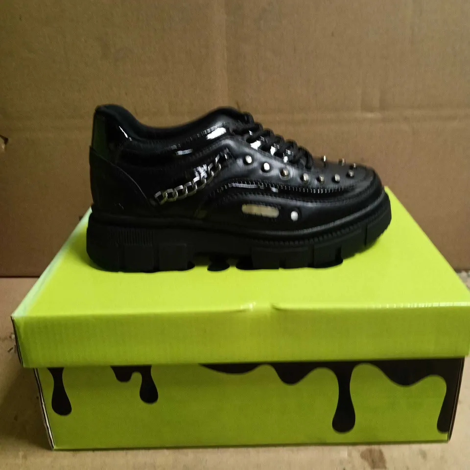 KOI KIDZ LIL BANE OF EXILE TRAINERS BLACK SIZE 12