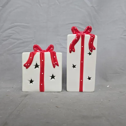 CHRISTMAS THEMED LIGHT UP PRESENTS 