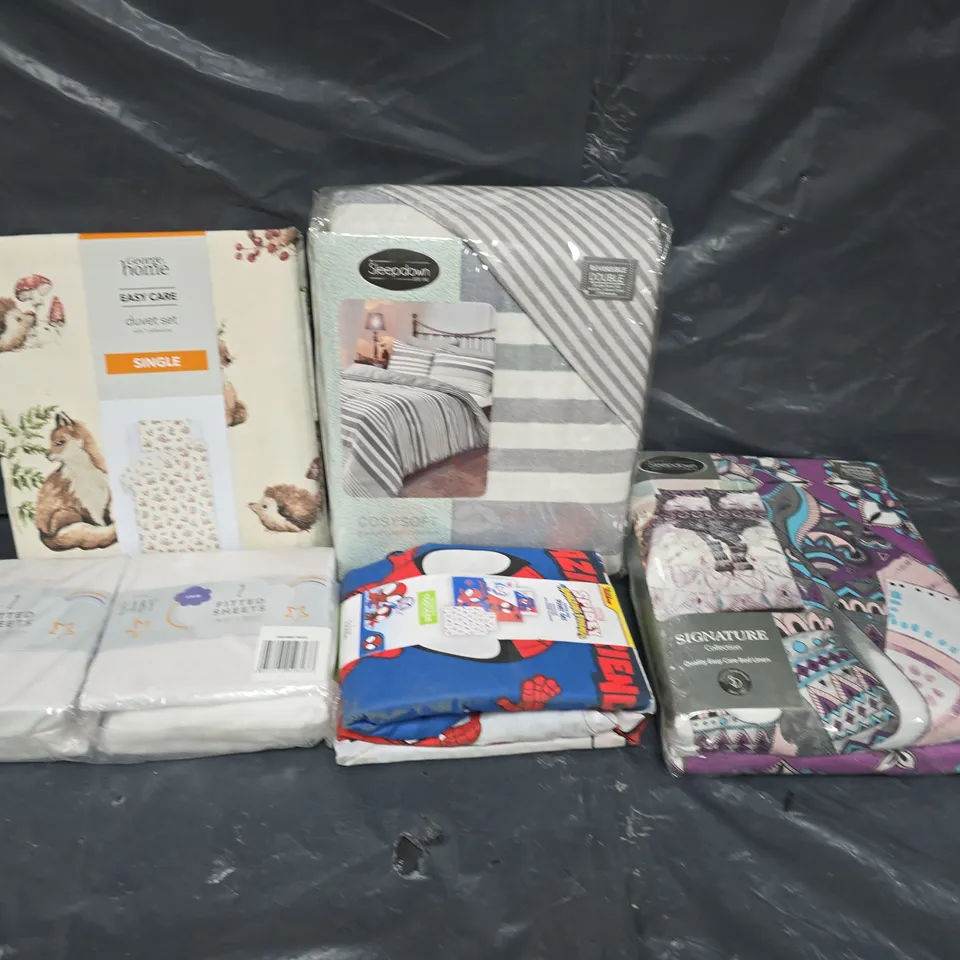 LARGE BOX OF ASSORTED HOMEWARE ITEMS TO INCLUDE DUVET SETS, FITTED SHEETS AND BIRTHDAY CARDS