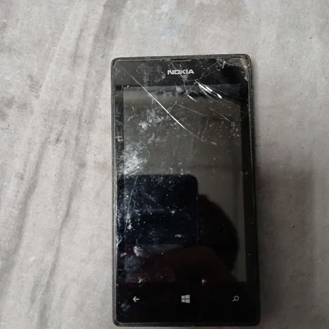 NOKIA WINDOWS PHONE SMARTPHONE – CRACKED FRONT SCREEN 