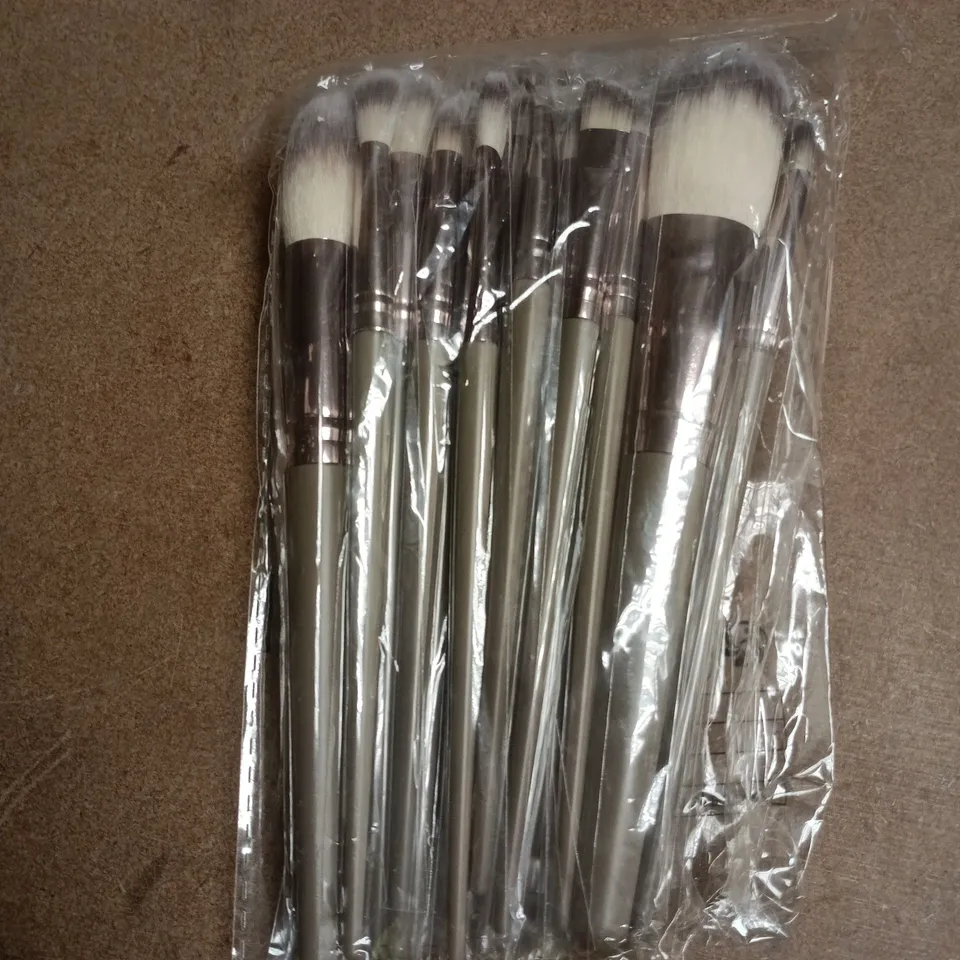 Makeup Brush Set – three sealed packs, assorted sizes