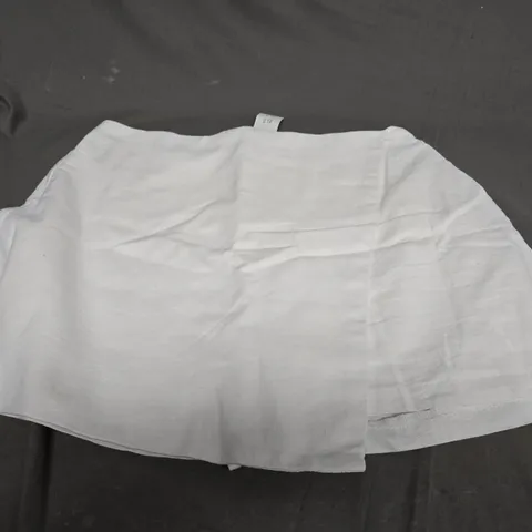 ABERCROMBIE & FITCH WHITE SKIRT - UK LARGE