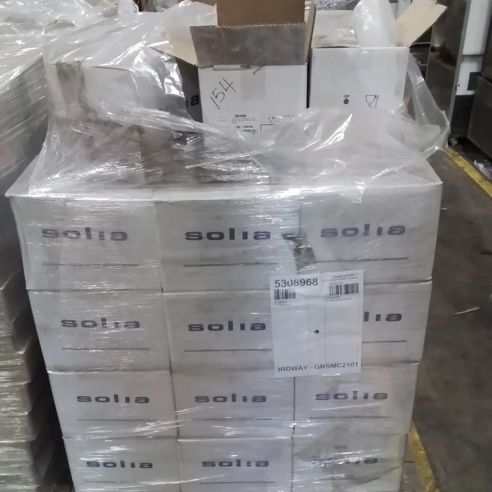 PALLET CONTAINING LARGE QUANTITY OF PLASTIC LID CONTAINERS 