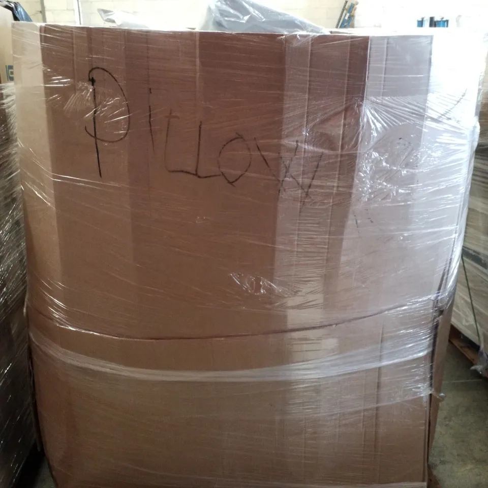 PALLET CONTAINING ASSORTED PILLOWS & CUSHIONS
