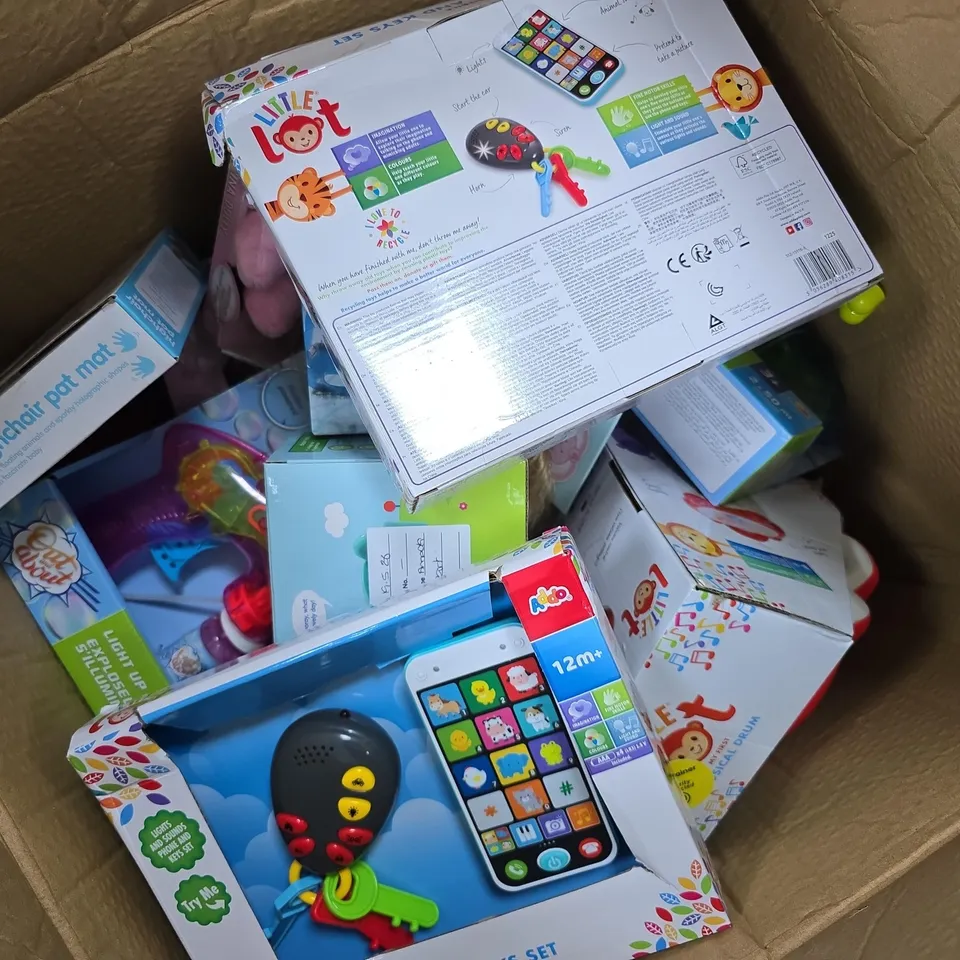 APPROXIMATELY 7 ASSORTED TOYS & GAMES PRODUCTS TO INCLUDE MUSICAL PHONE & KEYS SET, HIGHCHAIR PAT MAT, BUBBLE BLASTER, ETC - COLLECTION ONLY