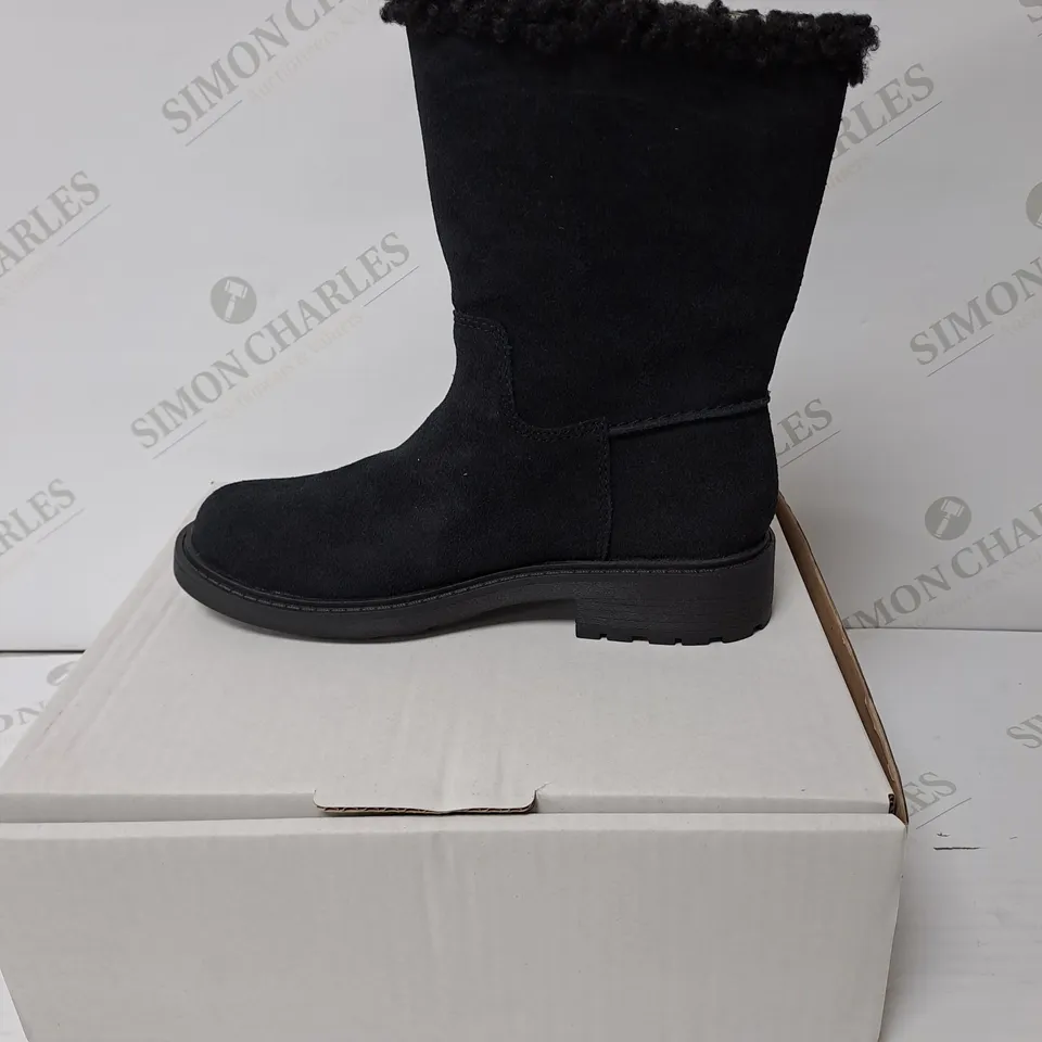 BOXED PAIR OF CLARKS WOMEN'S OPAL BOOTS - BLACK SUEDE // SIZE: 3 UK 