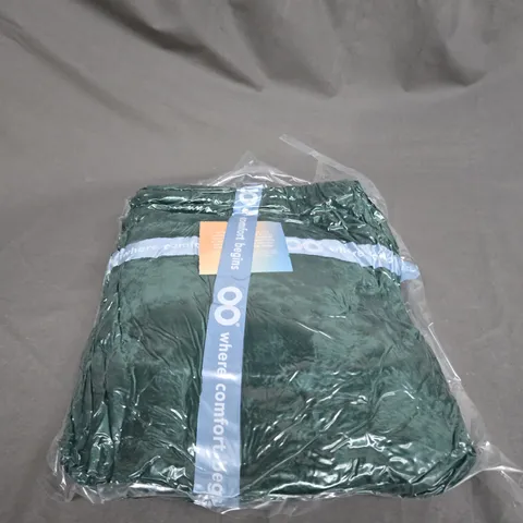 SEALED OODIE OVERSIZED HOODED BLANKET - GREEN