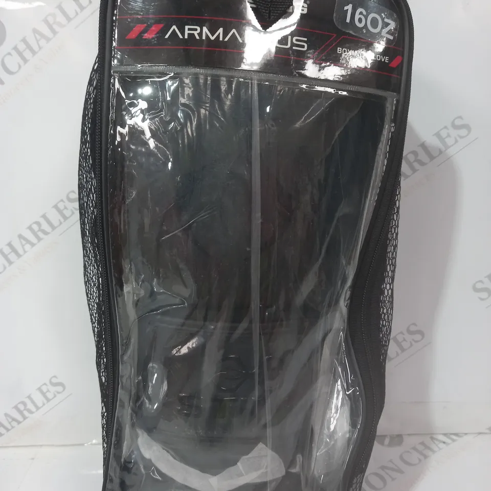 STING ARMAPLUS BOXING GLOVES IN BLACK