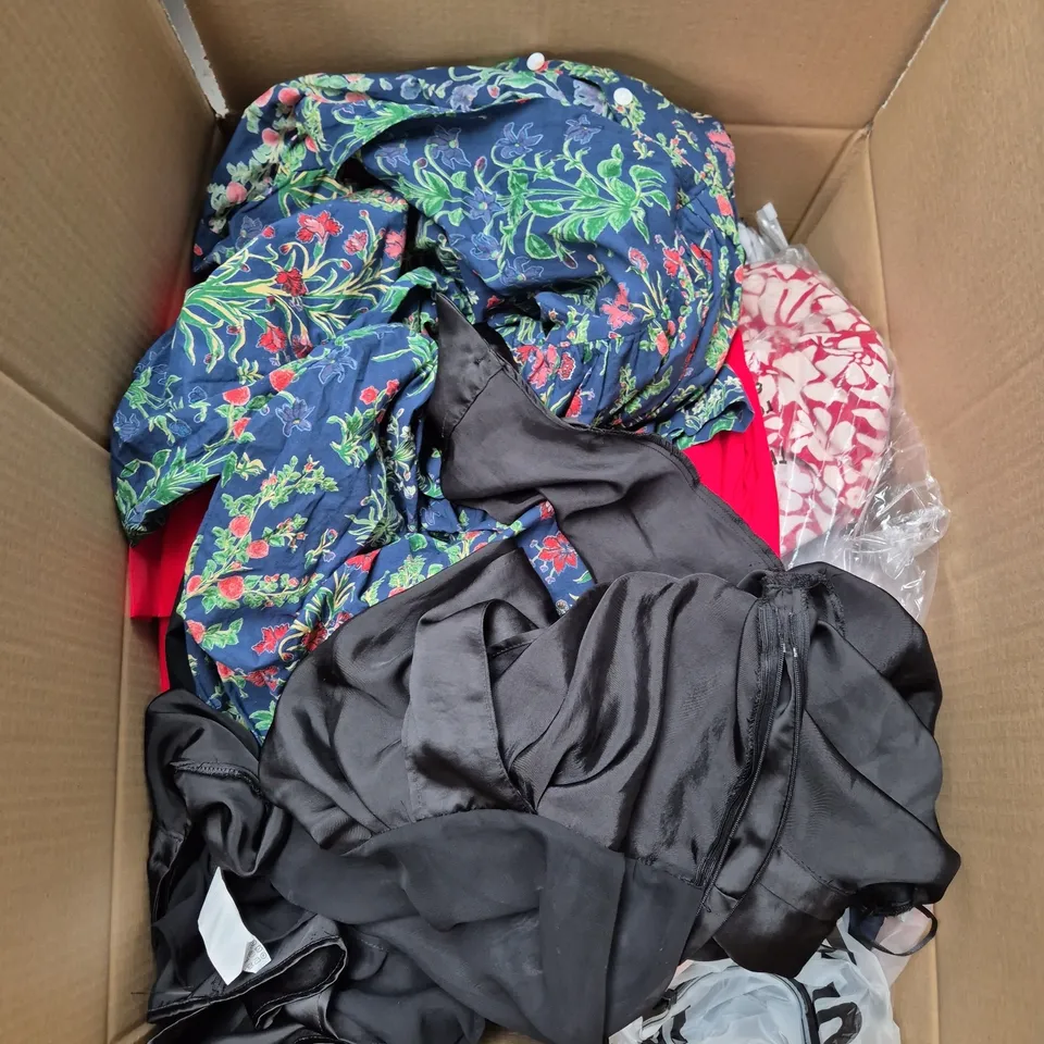 LARGE BOX OF ASSORTED CLOTHING ITEMS IN VARIOUS SIZES, STYLES AND COLOUR - COLLECTION ONLY