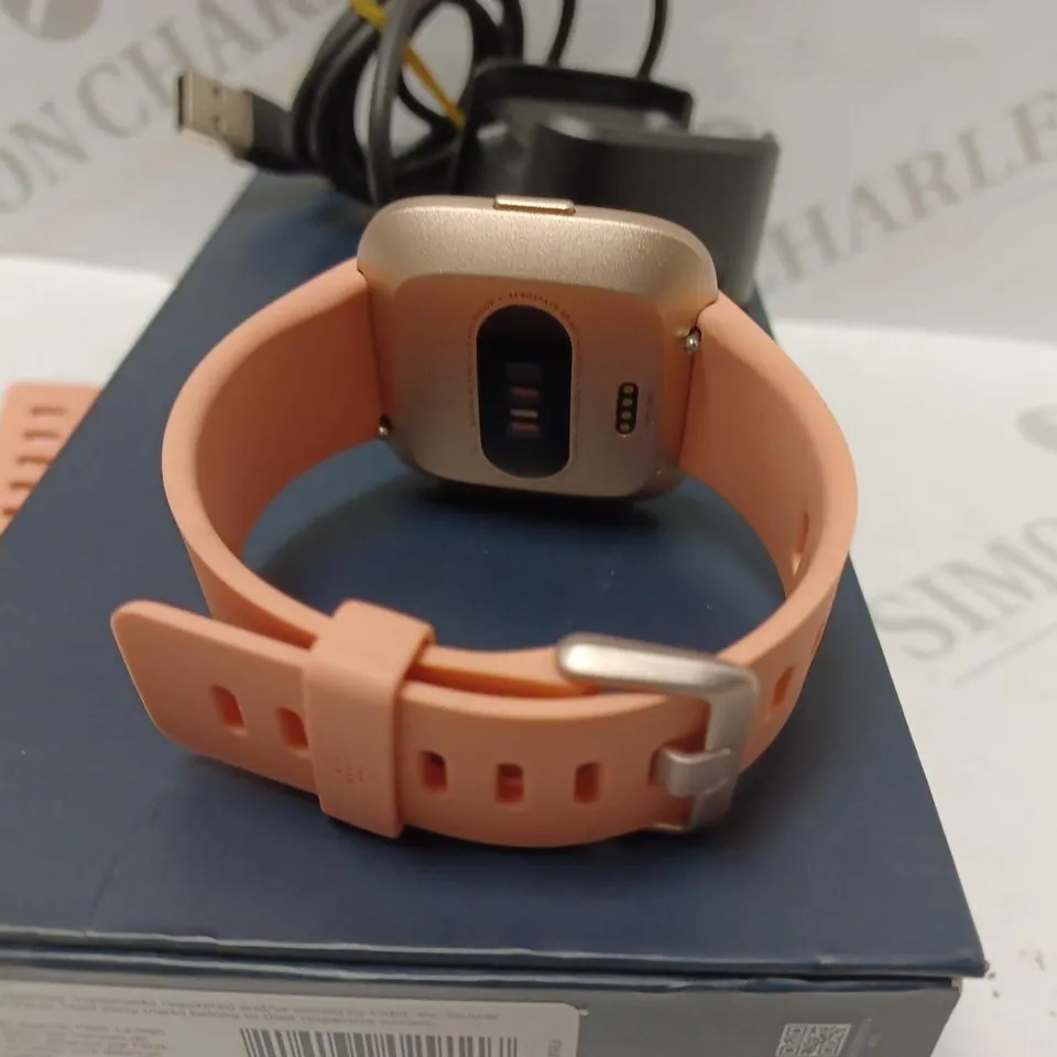FITBIT VERSA SMART WATCH - ROSE GOLD
