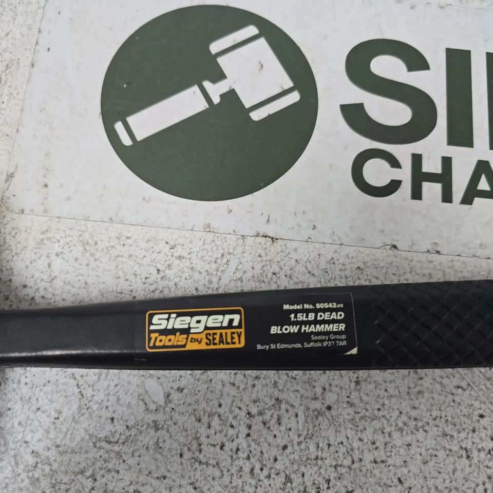 SIEGEN TOOLS BY SEALEY 1.5LB DEAD BLOW HAMMER – MODEL S0542.VZ